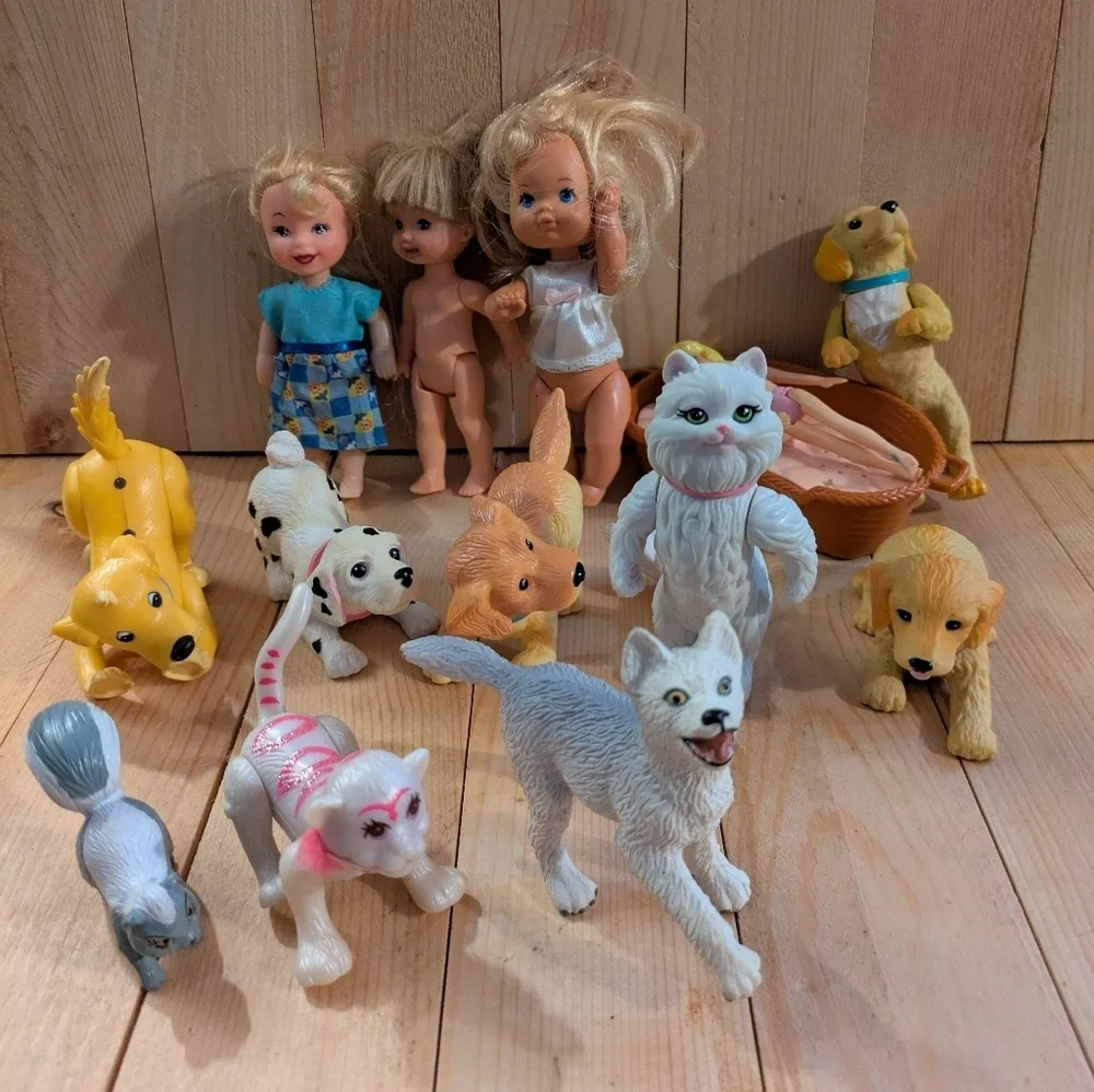 Assorted Small Pet Figurines  14 Pieces Pre-owned